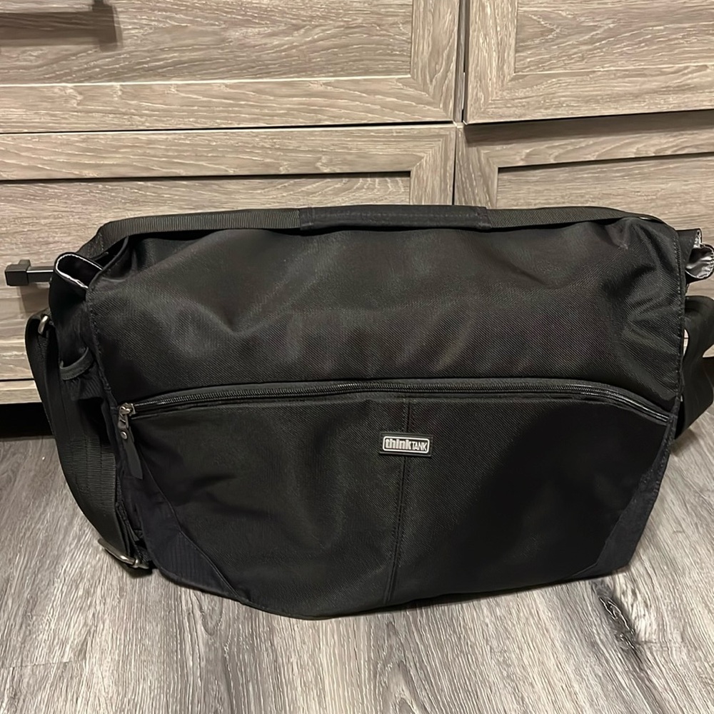Think Tank CityWalker 30 Messenger Case Laptop Bag Genuine